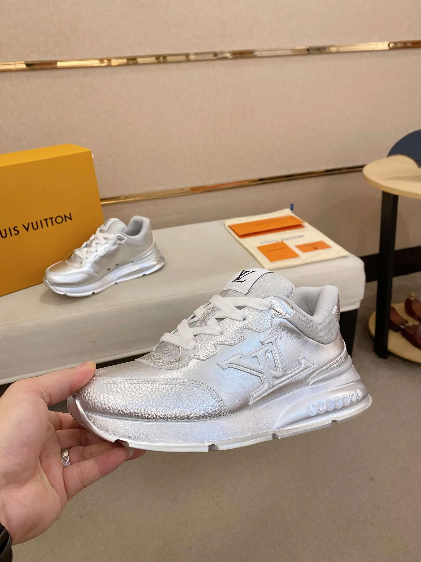 Men's shoes 💰: 660💰 LV. Popular items in men's shoes counter, official website synchronization, 1:1 high quality shipping ✔️Original cowhide, original factory sole, 39-45 (38.46 customized, non-refundable)